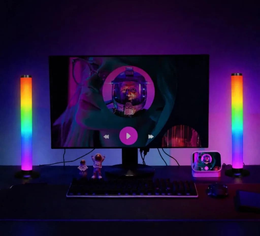 360-kraadine RGB helireaktiivne lauavalgusti rakenduse ja puldiga juhtimisega