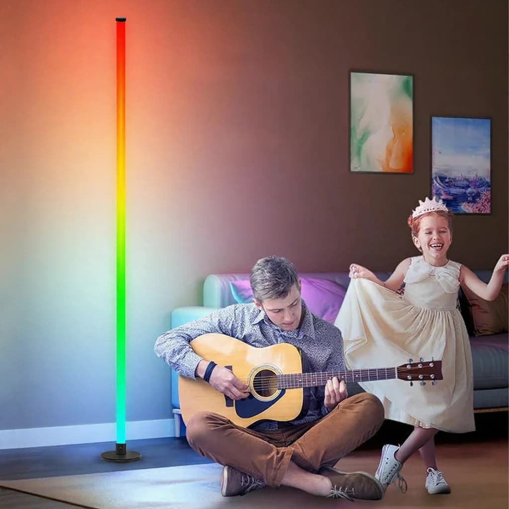 RGB LED põrandalapp rakenduse juhtimisega elutuppa