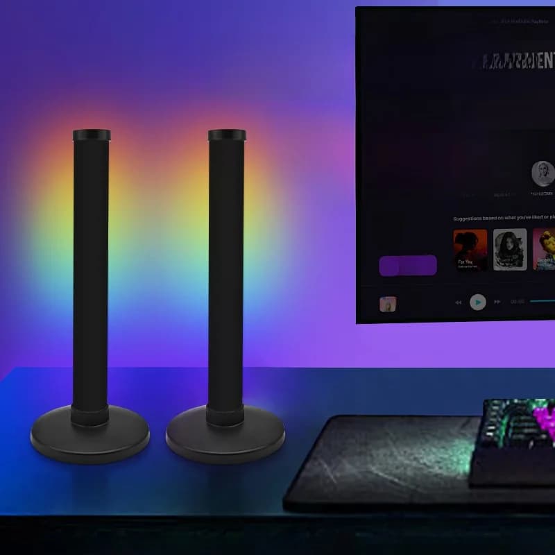 RGB meeleoluvalgus helisünkrooni ja rakenduse juhtimisega lauale