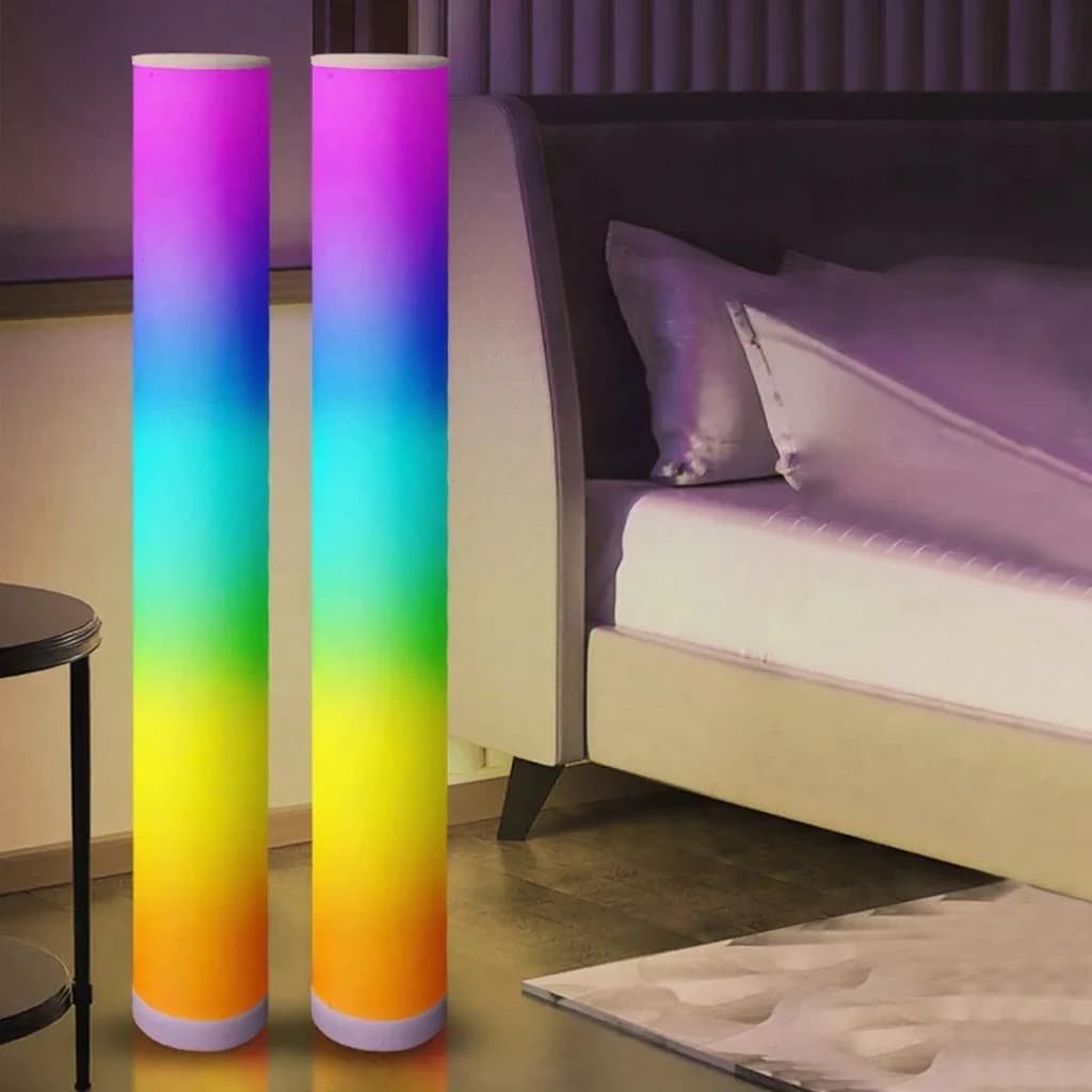 RGB põrandalamp kaugjuhtimispuldi ja rakendusega mänguritoale